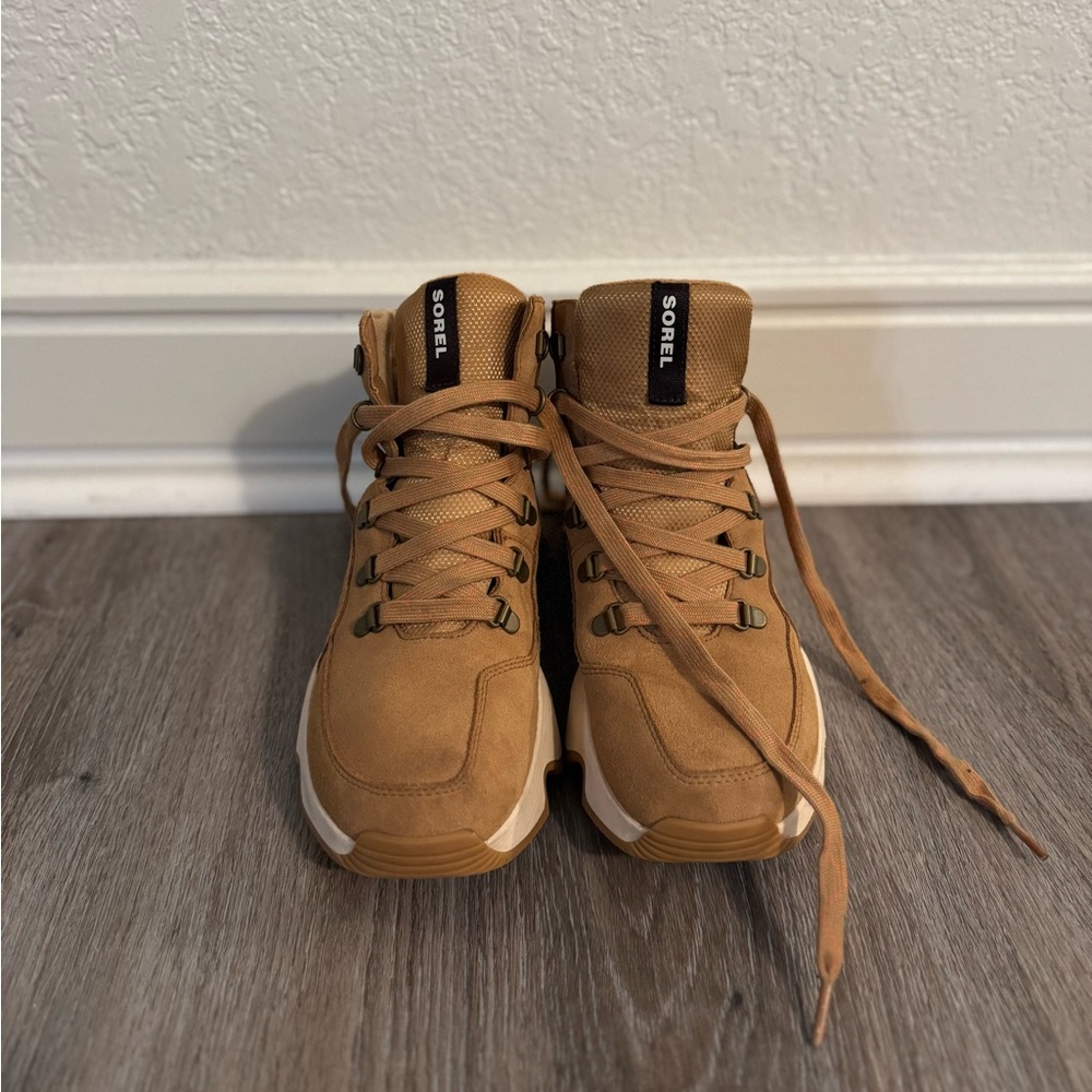 Sorel kinetic impact conquest plus sneaker boots